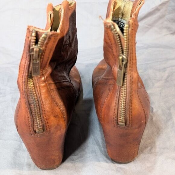 Frye Brown Leather Carson Wedge Heel Bootie Women Size 7.5 - Picture 4 of 10